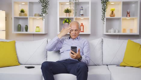 Old-man-arguing-with-his-wife-on-the-phone.-The-man-is-breaking-up-with-his-wife.